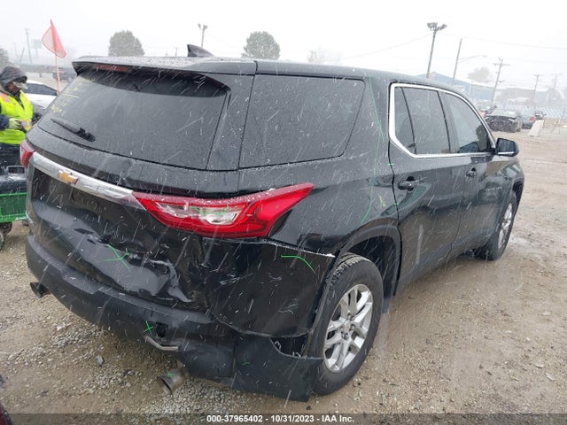 Chevrolet Traverse Ls 2018 1GNERFKW4JJ112979 Image 4