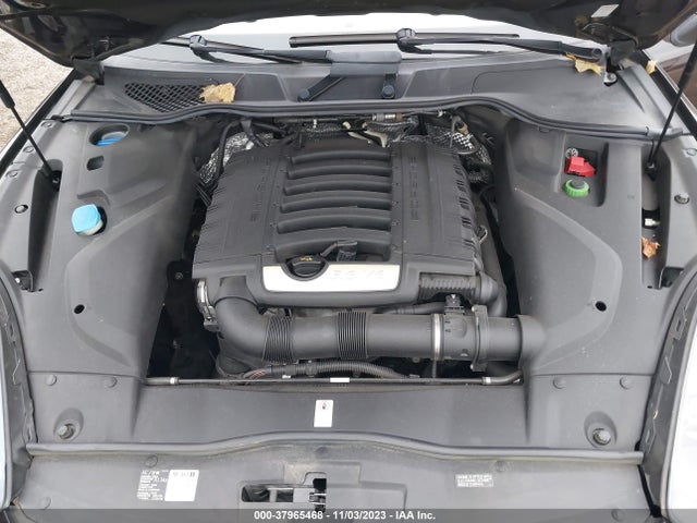 2016 PORSCHE CAYENNE WP1AA2A21GKA11888 Photo 9