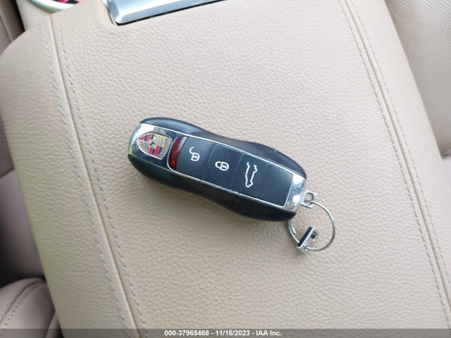 2016 PORSCHE CAYENNE WP1AA2A21GKA11888 Photo 10