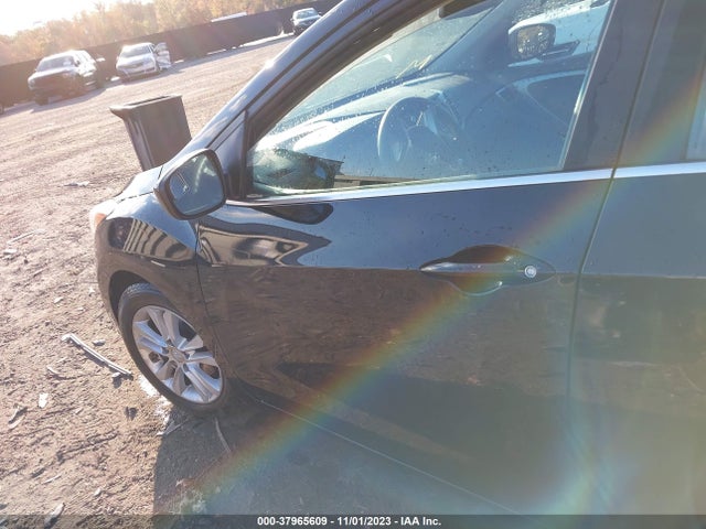 2013 HYUNDAI ELANTRA GT VIN: KMHD35LE2DU086127