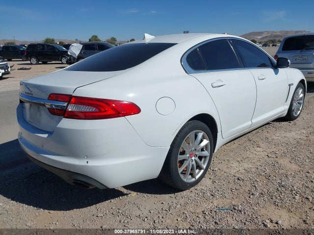 2014 JAGUAR XF SAJWA0ES2EPU30663 Photo 3