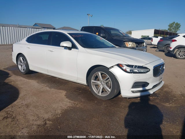 Volvo S90 T5 Momentum 2018 LVY982MKXJP019860 Image 1