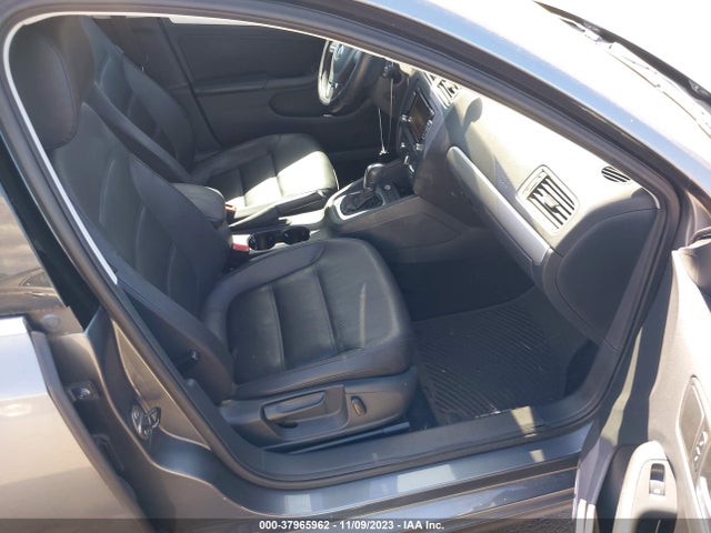 3VWD17AJ7EM442905 Volkswagen Jetta 1.8t Se