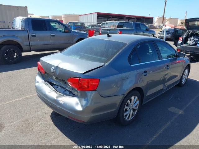 3VWD17AJ7EM442905 Volkswagen Jetta 1.8t Se