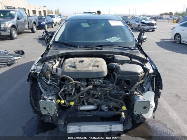 YV440MWK4H1031403 Volvo V60 CROSS COUNTRY