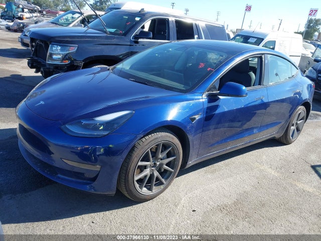 Tesla Model 3 Long Range Dual Motor 2022 5YJ3E1EB0NF115611 Image 2