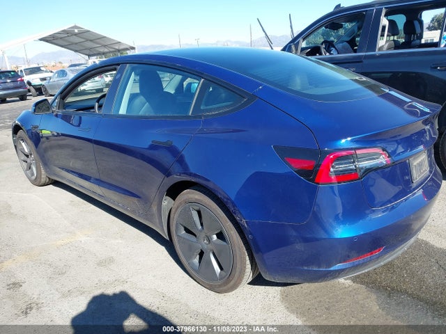 Tesla Model 3 Long Range Dual Motor 2022 5YJ3E1EB0NF115611 Image 3