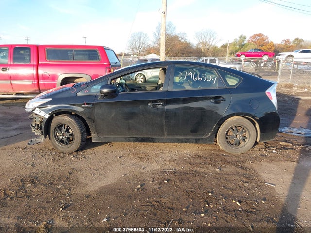 Toyota Prius Two 2015 JTDKN3DU7F0443019 Image 15