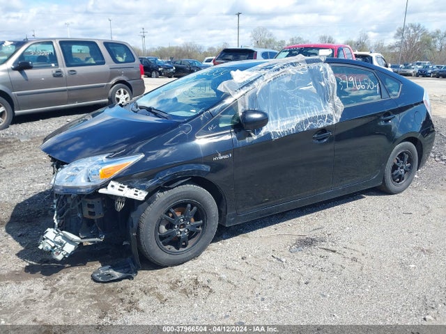 Toyota Prius Two 2015 JTDKN3DU7F0443019 Image 2