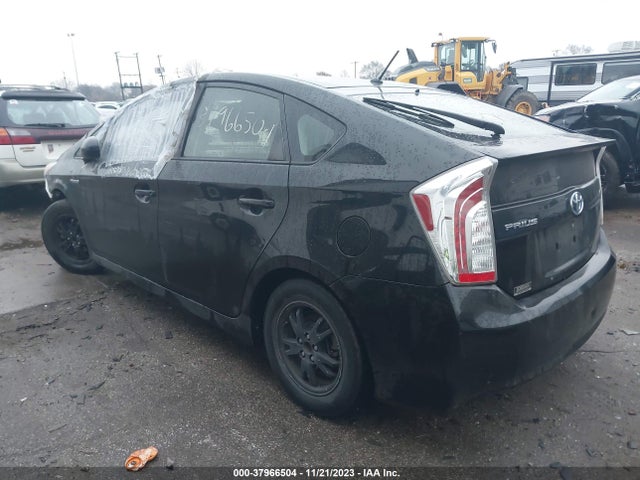Toyota Prius Two 2015 JTDKN3DU7F0443019 Image 3