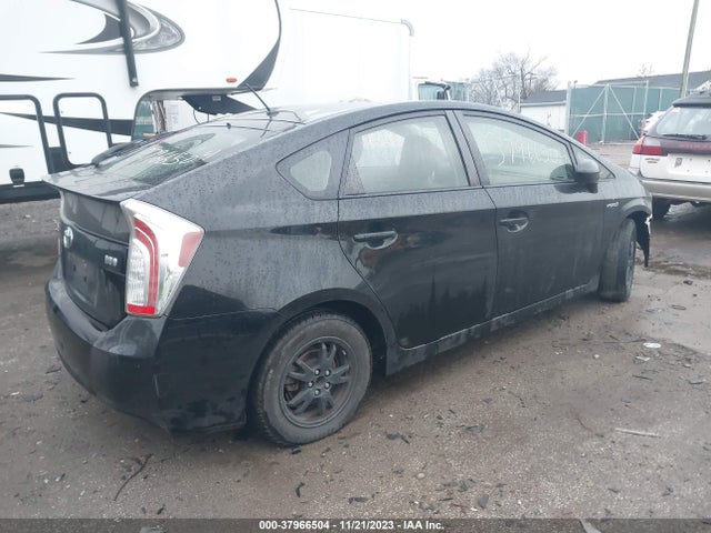 Toyota Prius Two 2015 JTDKN3DU7F0443019 Image 4