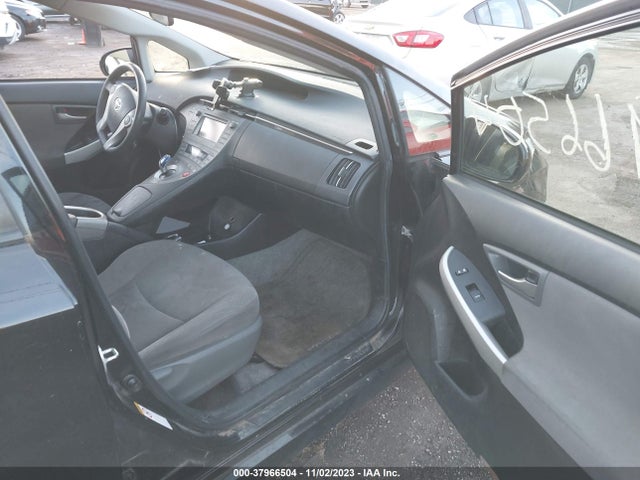 Toyota Prius Two 2015 JTDKN3DU7F0443019 Image 5