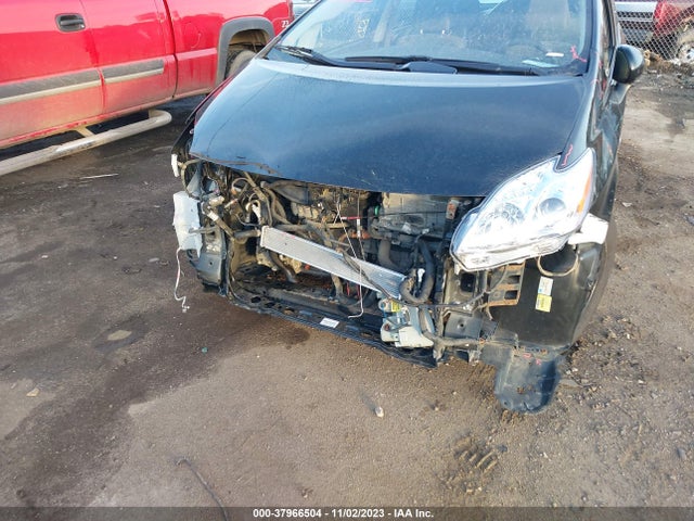 Toyota Prius Two 2015 JTDKN3DU7F0443019 Image 6