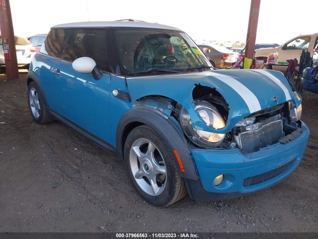 2008 MINI COOPER WMWMF33578TT59703 Photo 0