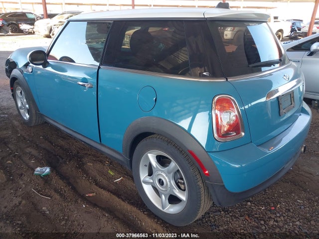2008 MINI COOPER WMWMF33578TT59703 Photo 2