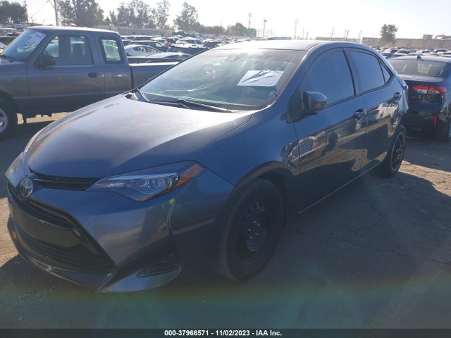 Toyota COROLLA LE 2017 5YFBURHE0HP695390 Image 2