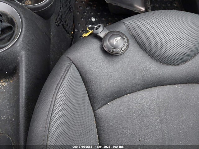 2009 MINI COOPER S WMWMF73589TT93982 Photo 10