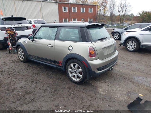 2009 MINI COOPER S WMWMF73589TT93982 Photo 2