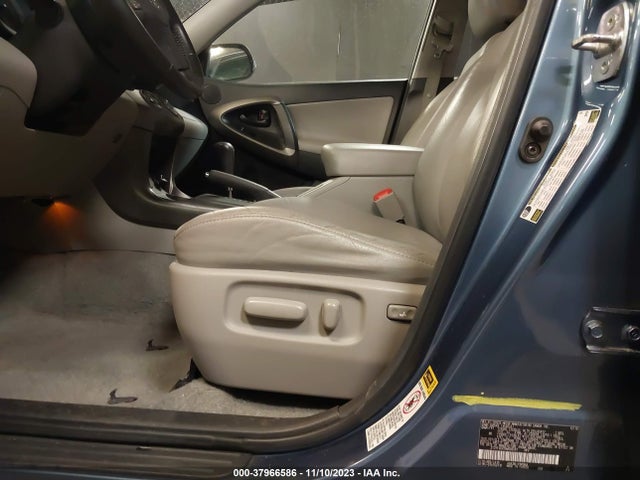 2011 TOYOTA RAV4 LIMITED VIN: 2T3YF4DV2BW068281