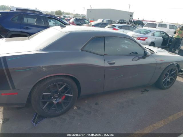 2C3CDZFJ8JH327897 Dodge Challenger R/t Scat Pack