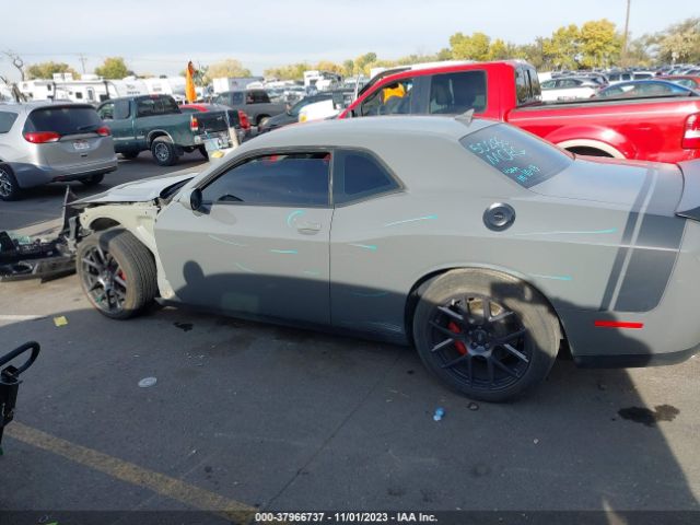 2C3CDZFJ8JH327897 Dodge Challenger R/t Scat Pack