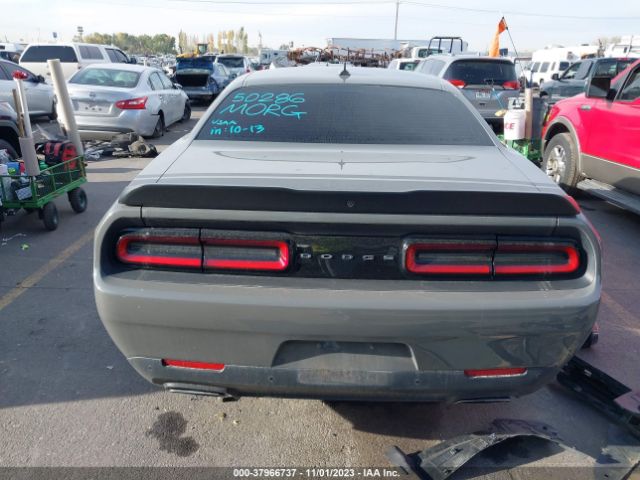 2C3CDZFJ8JH327897 Dodge Challenger R/t Scat Pack