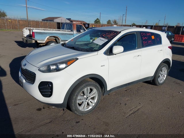 2018 KIA SPORTAGE LX VIN: KNDPMCAC8J7405156
