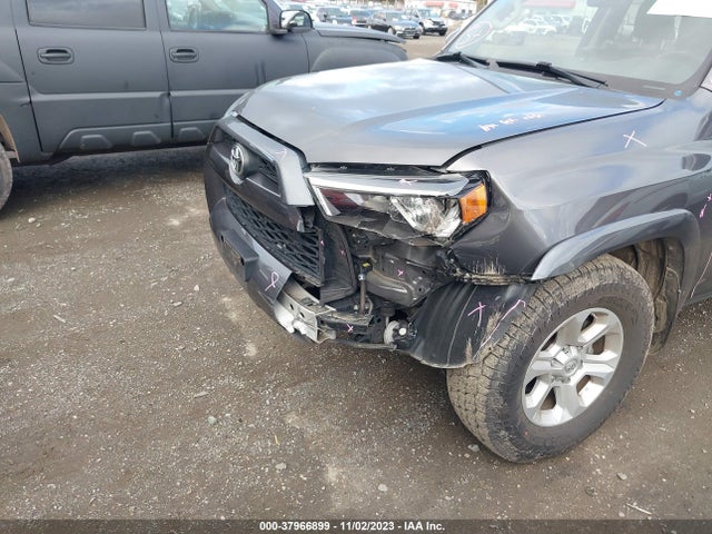 Toyota 4RUNNER SR5 2018 JTEBU5JR5J5496579 Image 6
