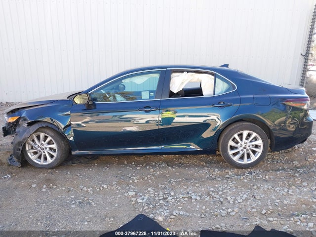2021 TOYOTA CAMRY LE VIN: 4T1C11AKXMU566743