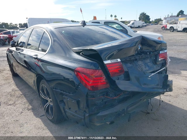 2013 Bmw 740i მანქანა იყიდება აუქციონზე, vin: WBAYA6C53DD143403, აუქციონის ნომერი: 37967411