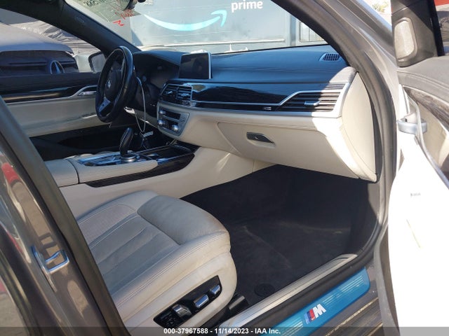 BMW 740I 2022 WBA7T2C07NCH14114 Image 5