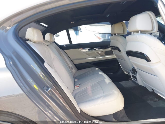 BMW 740I 2022 WBA7T2C07NCH14114 Image 8