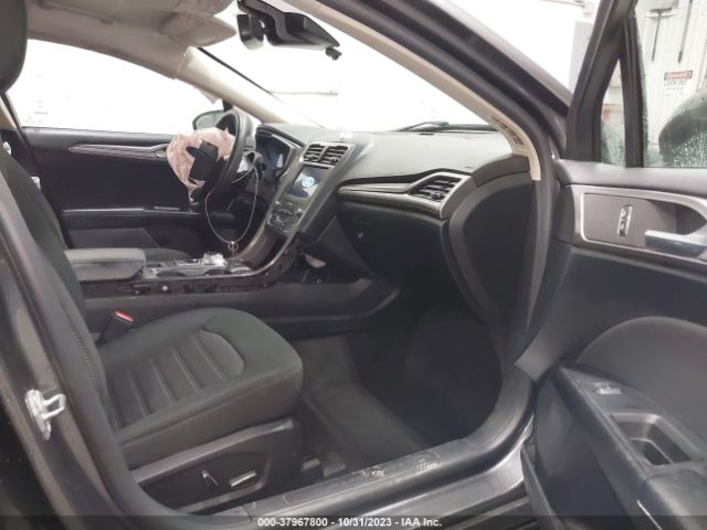 3FA6P0T99KR265279 Ford FUSION SE