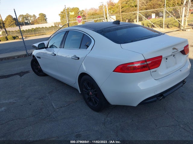 2019 JAGUAR XE SAJAD4FXXKCP46270 Photo 2