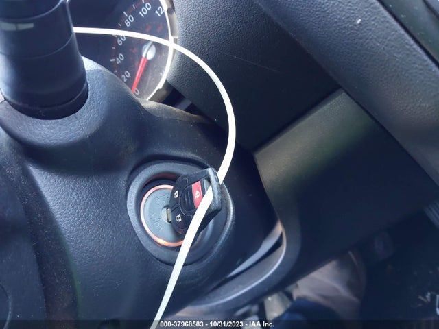 2010 NISSAN ROGUE S VIN: JN8AS5MT5AW000501