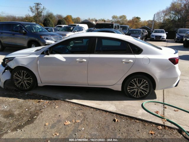 3KPF54AD6NE459407 KIA Forte Gt-line