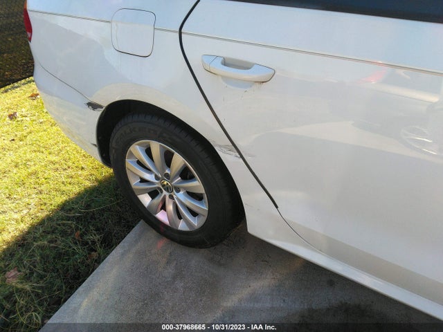 1VWAS7A33EC103884 Volkswagen Passat 1.8t Wolfsburg Edition