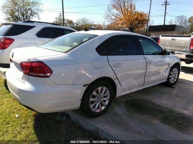 1VWAS7A33EC103884 Volkswagen Passat 1.8t Wolfsburg Edition
