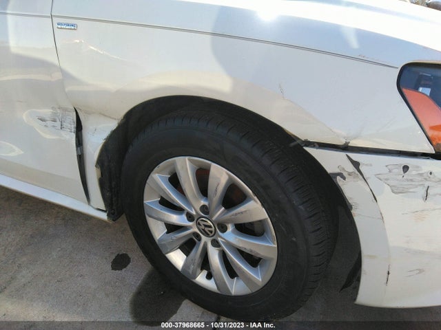 1VWAS7A33EC103884 Volkswagen Passat 1.8t Wolfsburg Edition
