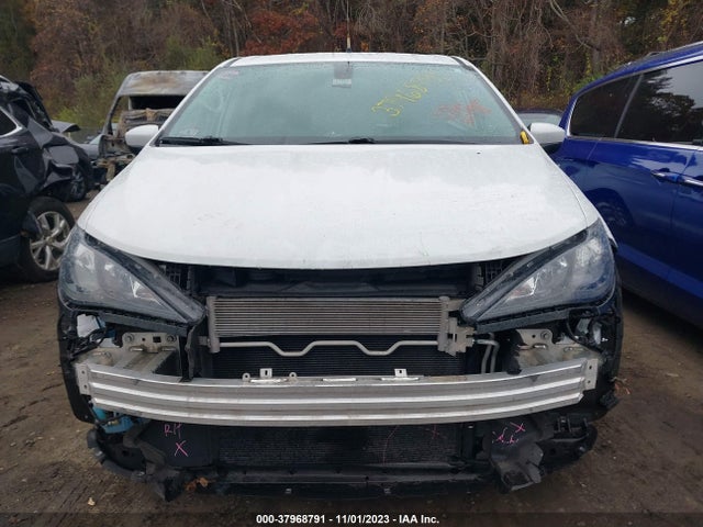 2C4RC1CG5LR250809 Chrysler Voyager Lx