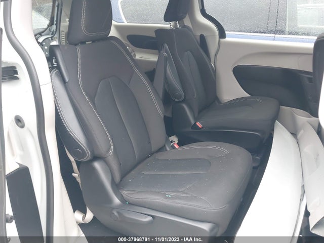 2C4RC1CG5LR250809 Chrysler Voyager Lx