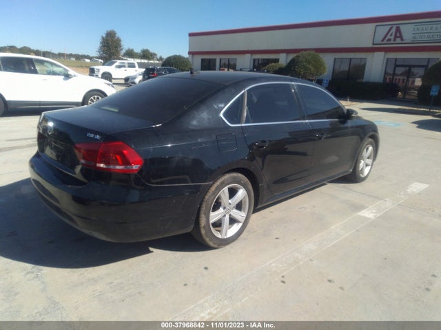 1VWBT7A38EC041495 Volkswagen Passat 1.8t Se