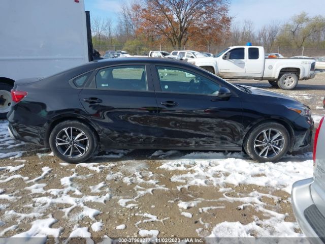 3KPF24AD8NE433030 KIA Forte Lxs