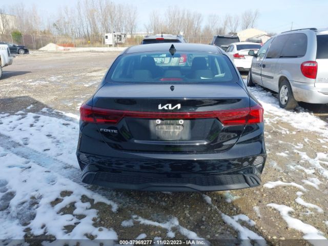 3KPF24AD8NE433030 KIA Forte Lxs