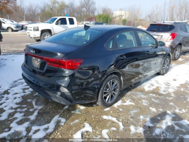 3KPF24AD8NE433030 KIA Forte Lxs
