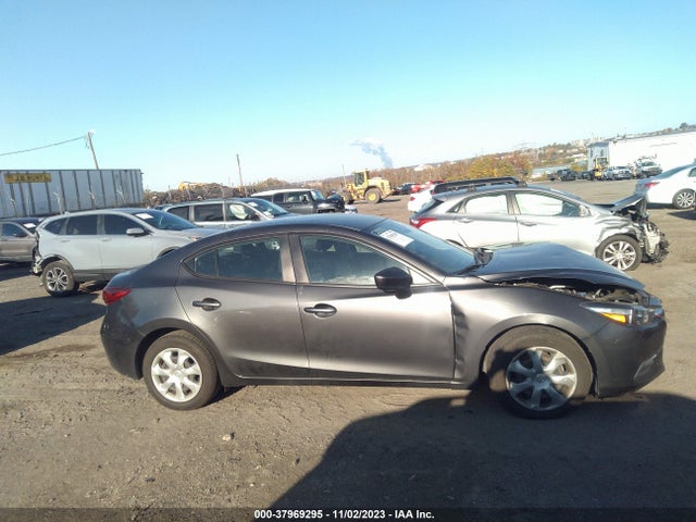 2018 MAZDA MAZDA3 SPORT VIN: 3MZBN1U7XJM195897