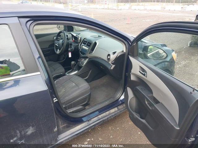Chevrolet Sonic Lt Auto 2015 1G1JC5SB6F4157503 Image 5