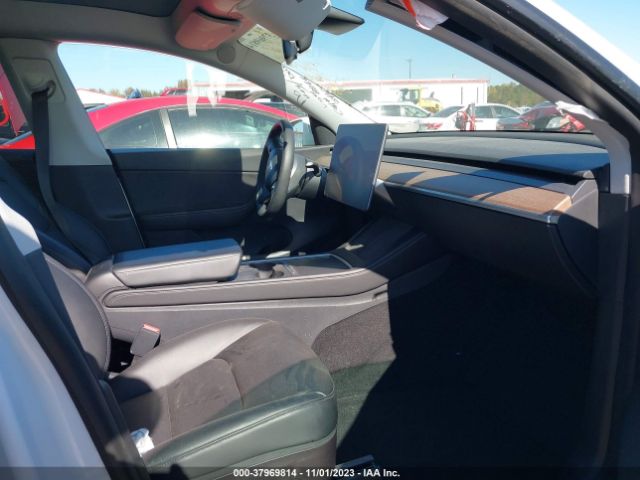 2021 TESLA MODEL Y 5YJYGAEE4MF208866 Photo 4