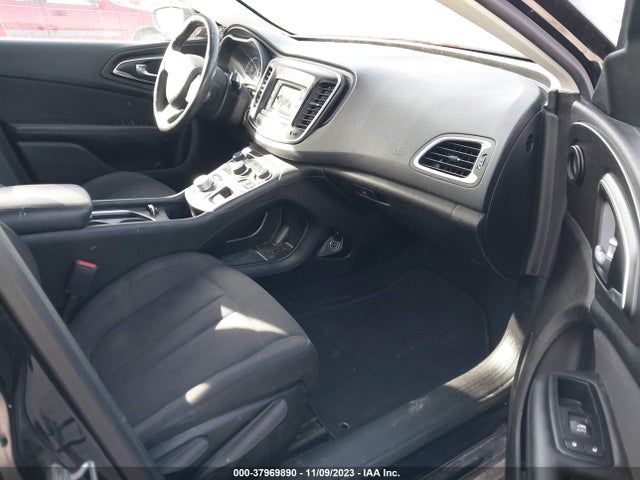 Chrysler 200 Limited 2015 1C3CCCAB4FN657857 Image 5