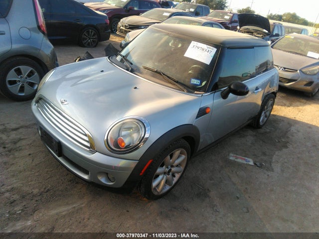 2007 MINI COOPER WMWMF33517TU60752 Photo 1